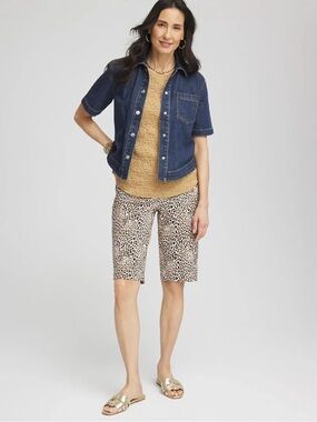 Chicos Size 2 / large / women’s 12 cheetah Bermuda shorts